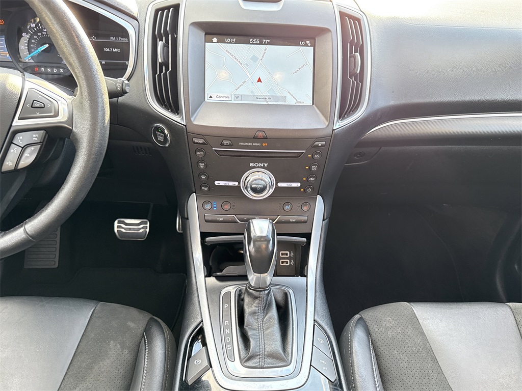2018 Ford Edge Sport photo 13
