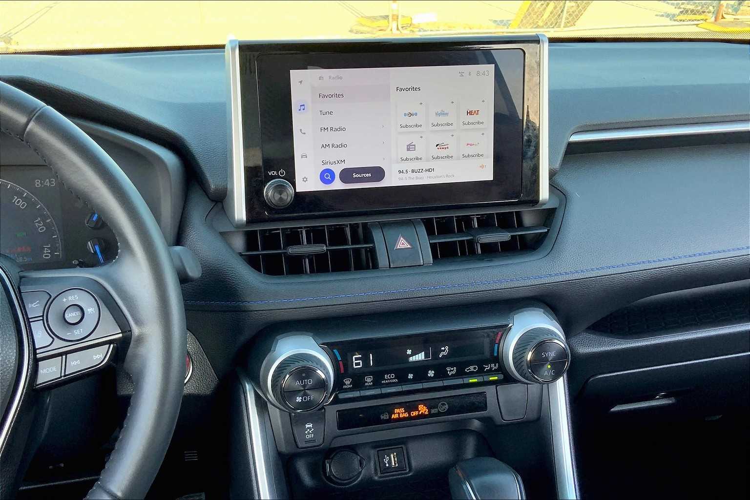 2024 Toyota RAV4 Hybrid SE photo 6