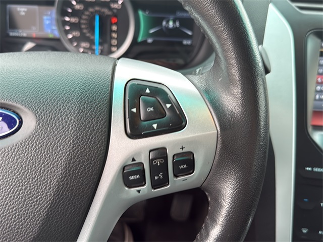 2015 Ford Explorer XLT photo 16