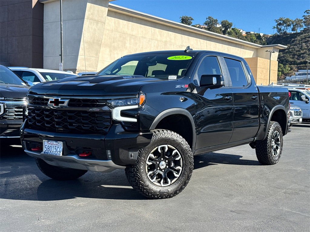 2025 Chevrolet Silverado 1500 ZR2 photo 2