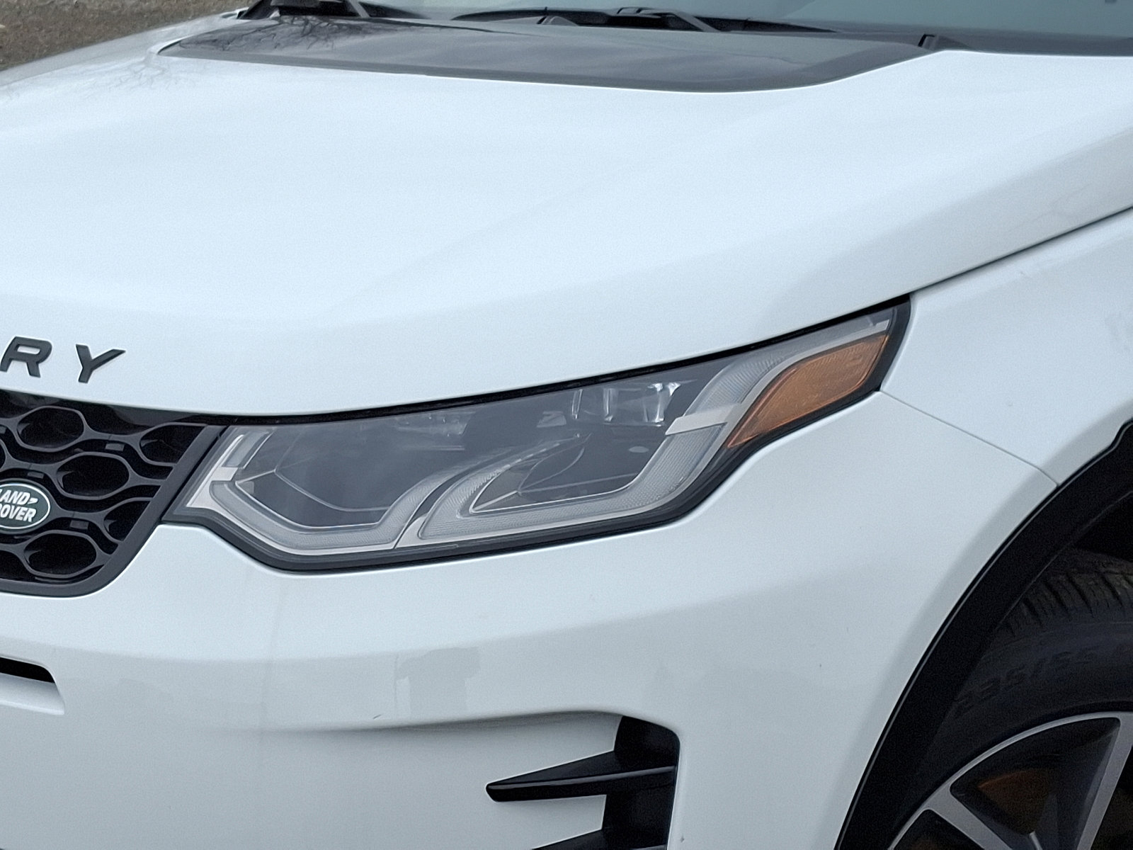 2025 Land Rover Discovery Sport Dynamic SE photo 9