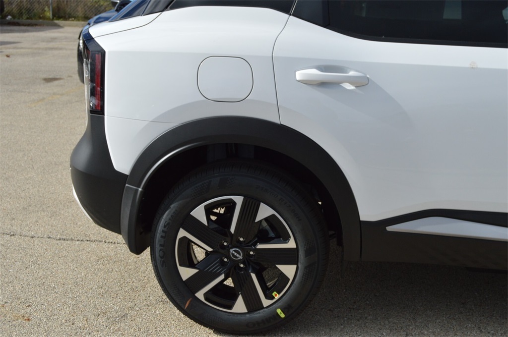 2025 Nissan Kicks SV photo 4