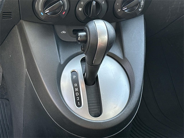 2012 Mazda Mazda2 Sport photo 20