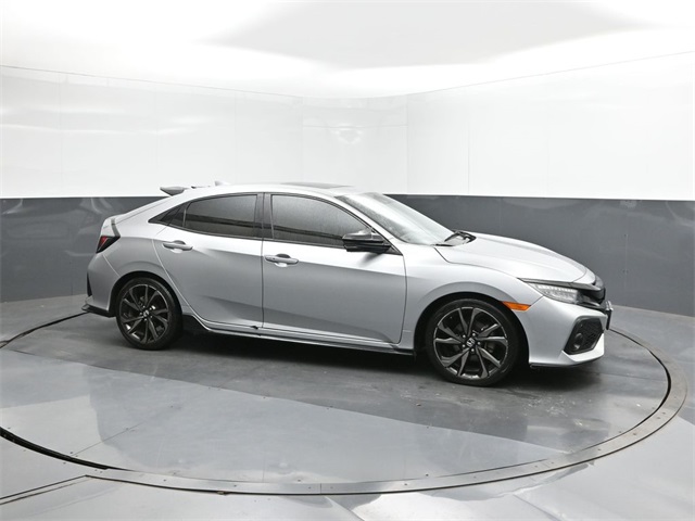 2019 Honda Civic Sport Touring photo 17