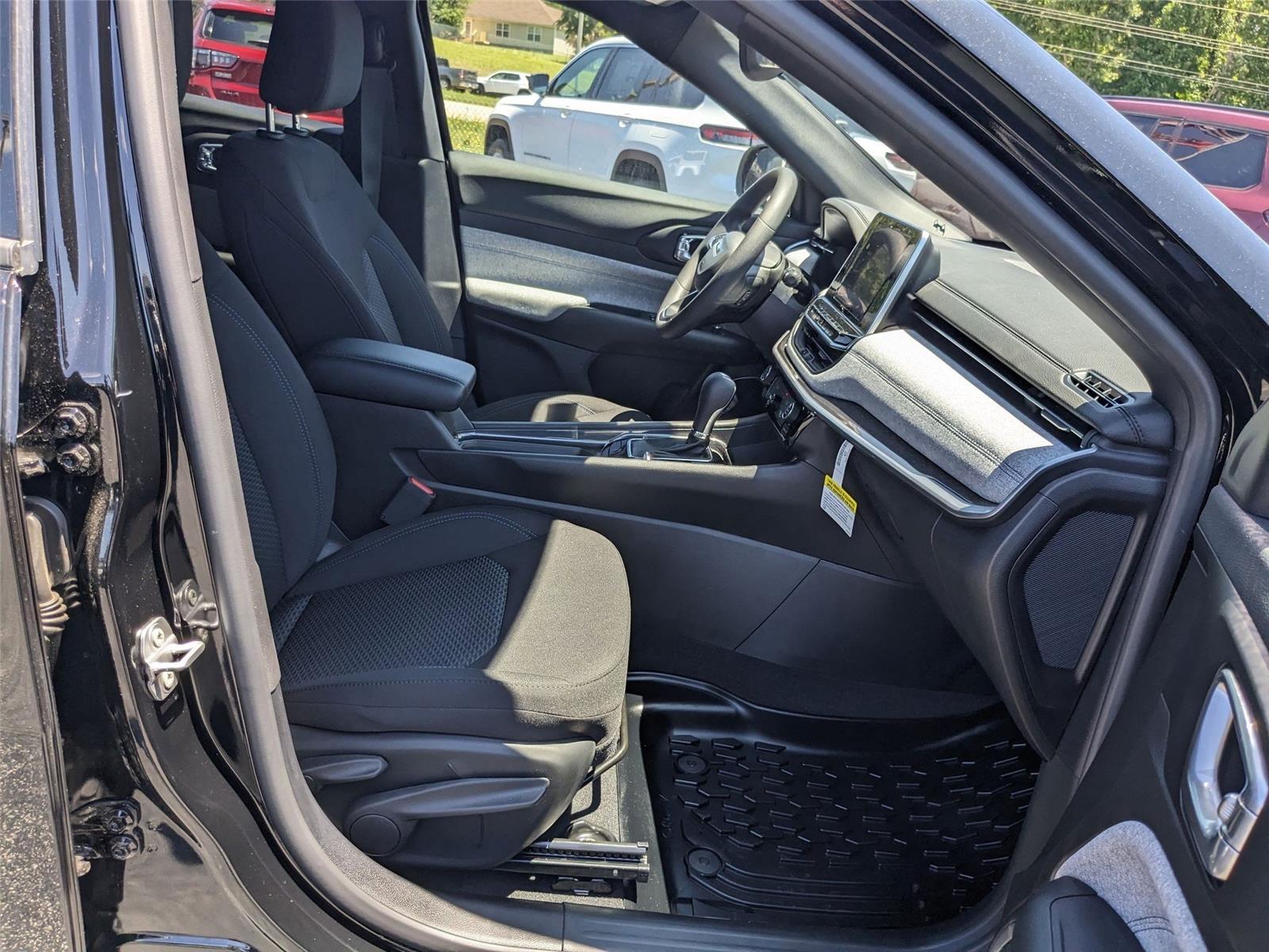 2025 Jeep Compass Sport photo 17