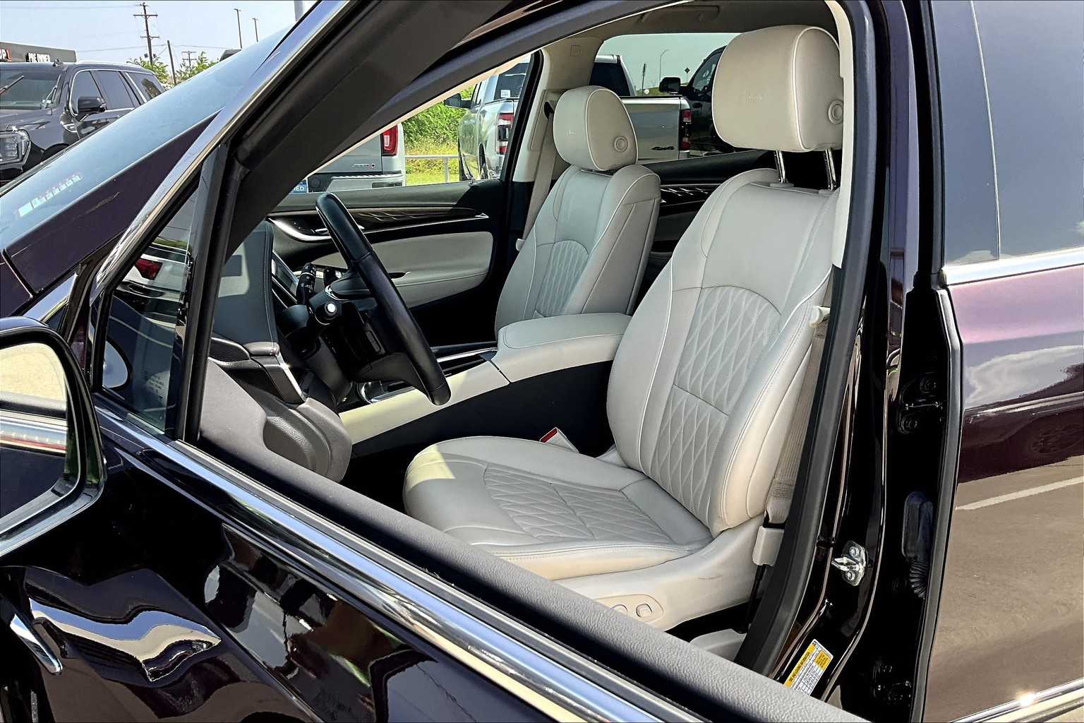 2023 Buick Enclave Avenir photo 7