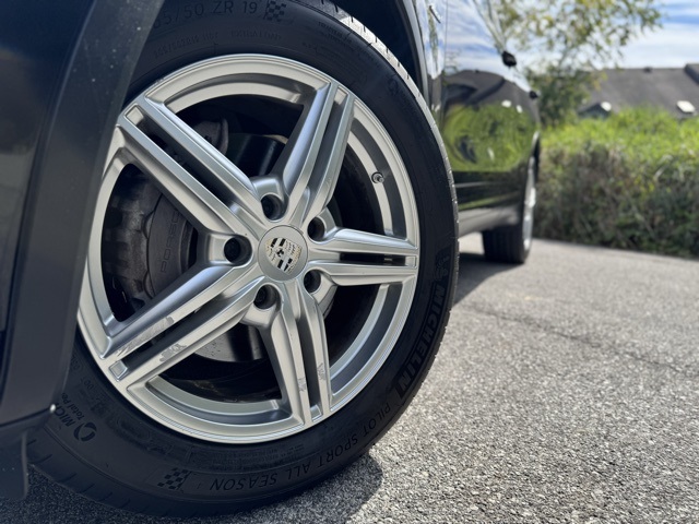 2013 Porsche Cayenne Diesel photo 2