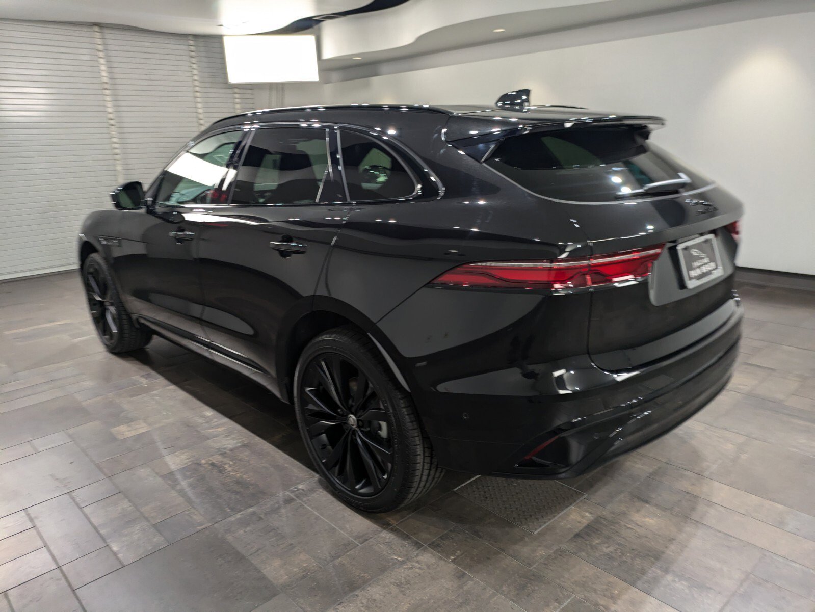 2025 Jaguar F-PACE R-Dynamic S P250 photo 4