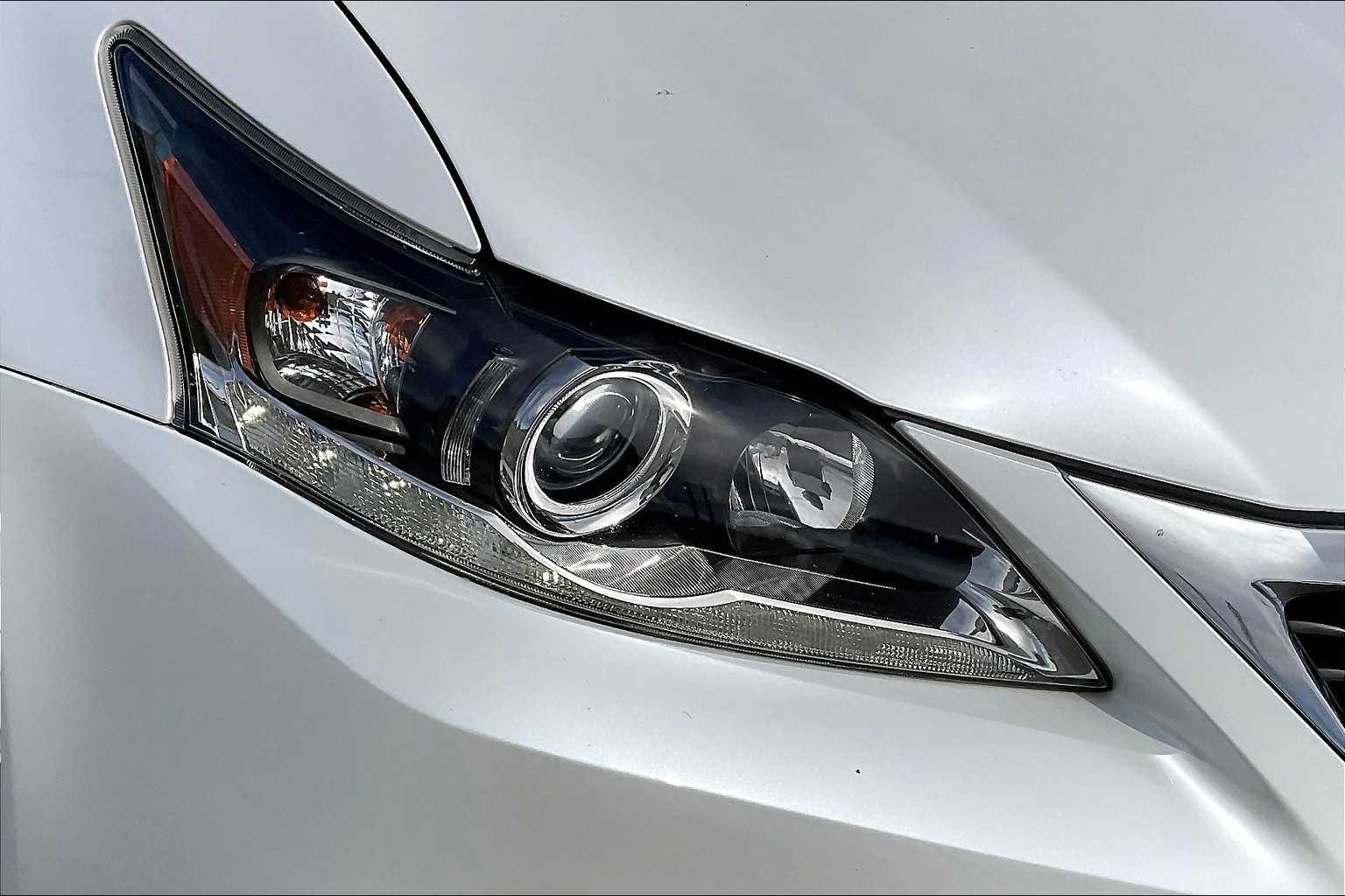 2014 Lexus CT 200h photo 24