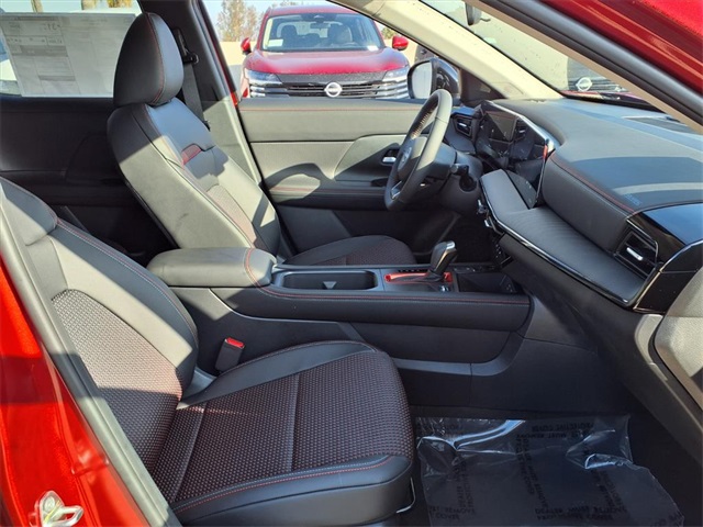 2026 Nissan Kicks SR photo 3