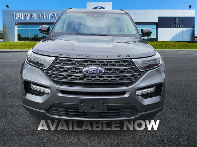 2023 Ford Explorer XLT photo 2