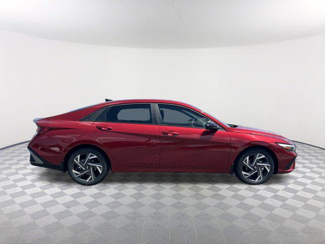 2025 Hyundai Elantra SEL Sport photo 4