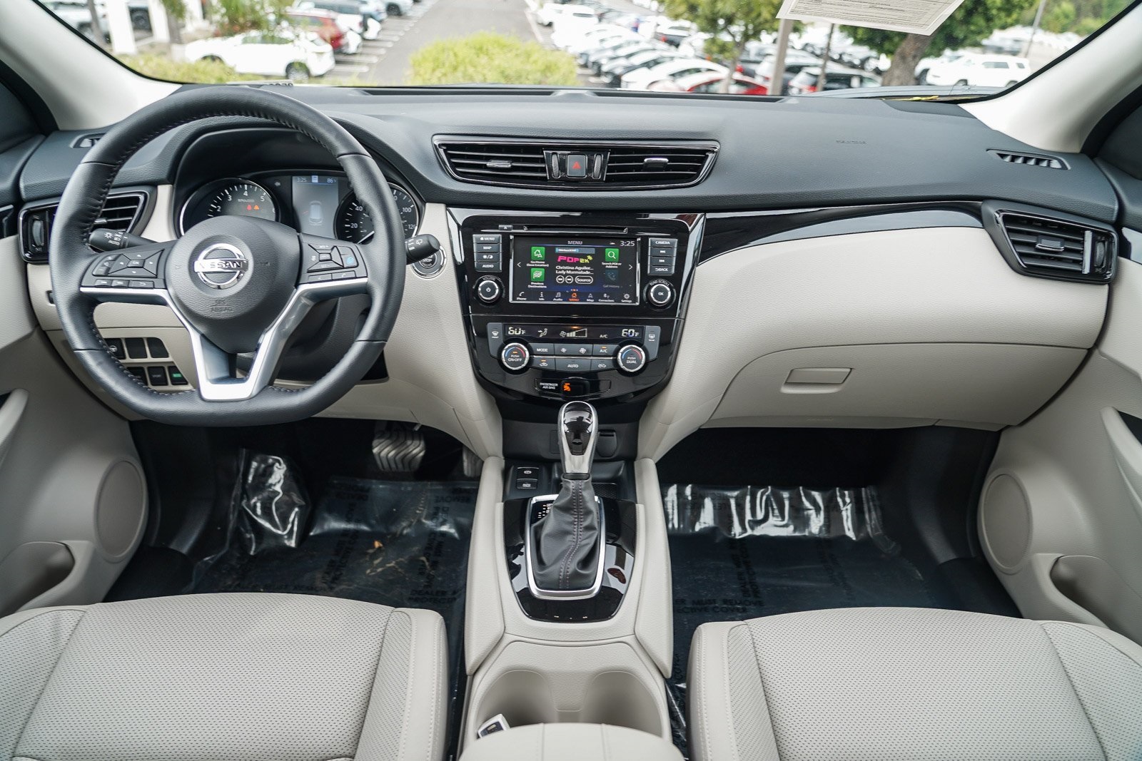 2022 Nissan Rogue Sport SL photo 9