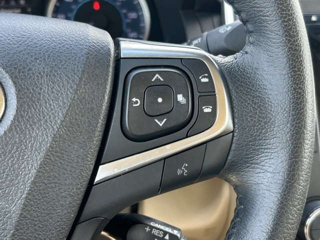 2015 Toyota Camry Hybrid XLE photo 22