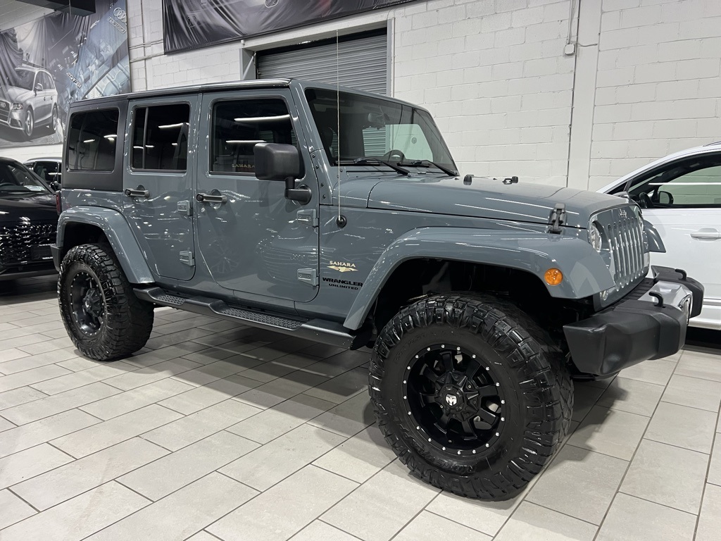 2014 Jeep Wrangler Unlimited Sahara photo 5