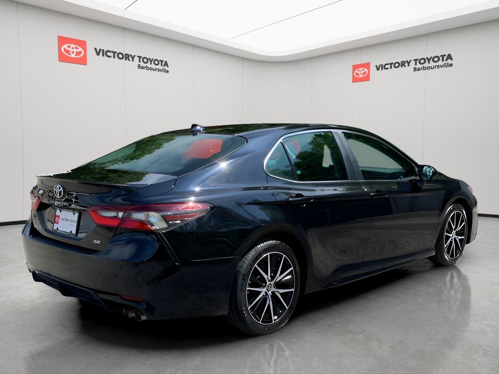 2021 Toyota Camry SE photo 2