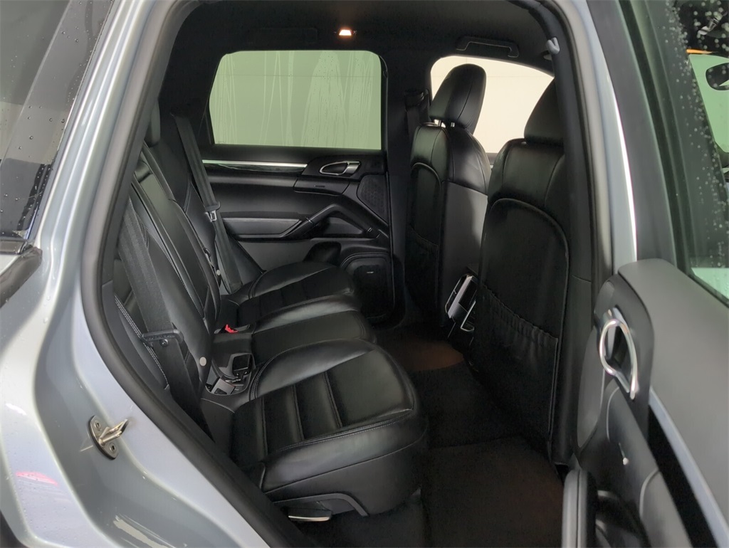 2017 Porsche Cayenne Platinum Edition photo 10