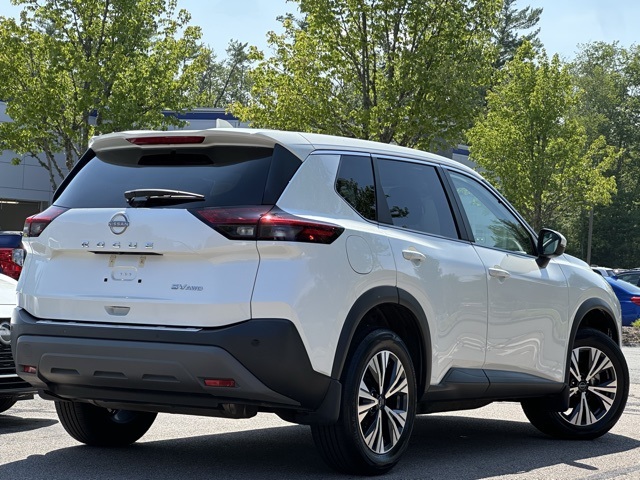 2022 Nissan Rogue SV photo 4