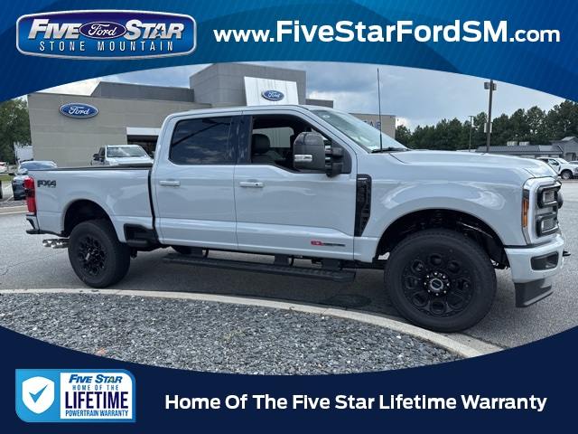 2025 Ford F-350 Super Duty Lariat's photo