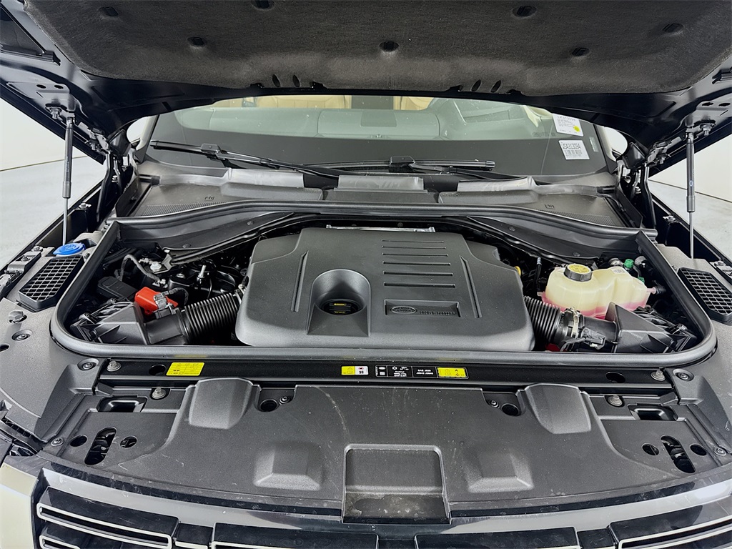 2025 Land Rover Range Rover SE photo 25