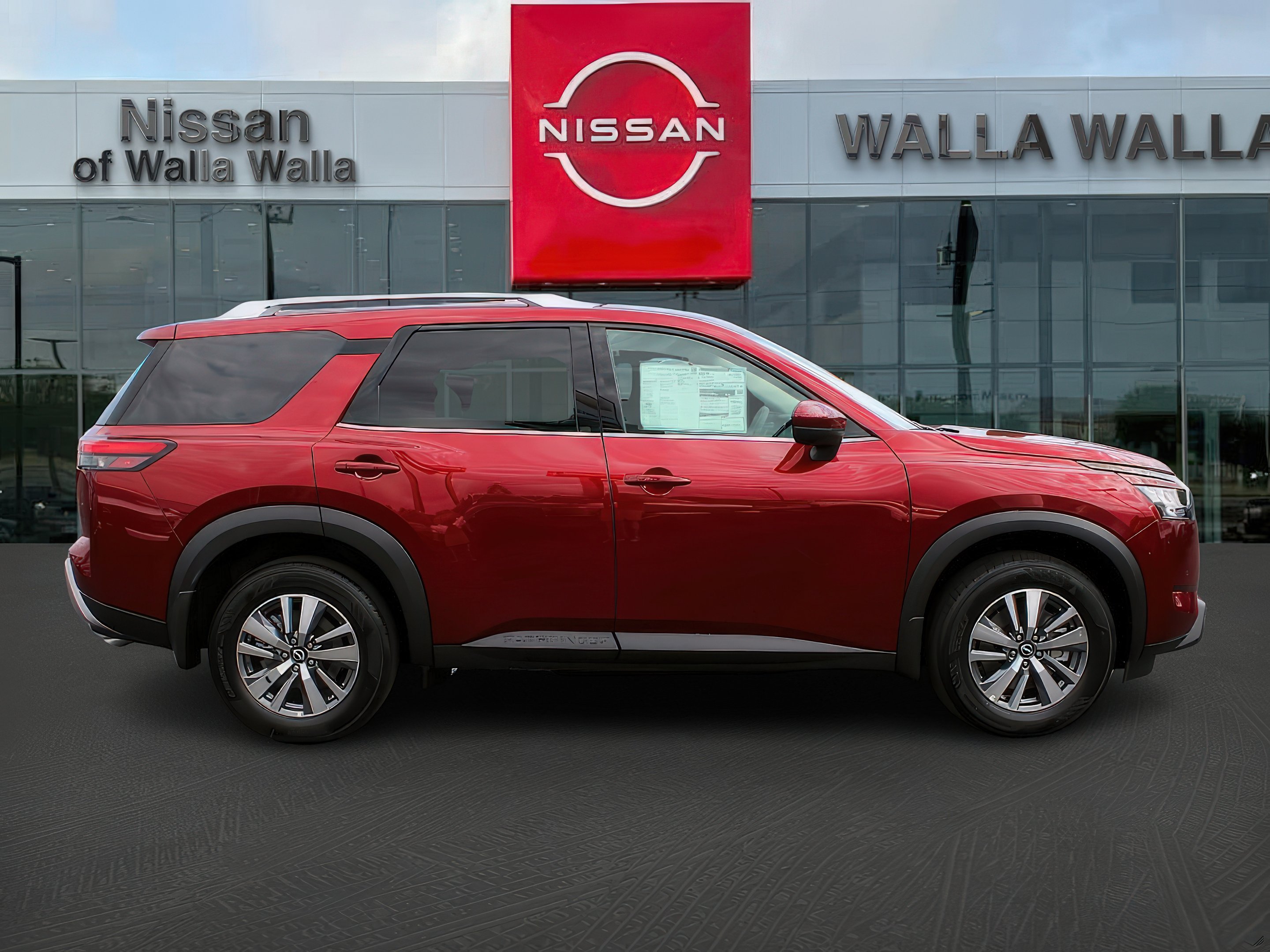 2025 Nissan Pathfinder SL photo 5