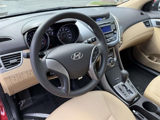 2013 Hyundai Elantra GLS photo 2