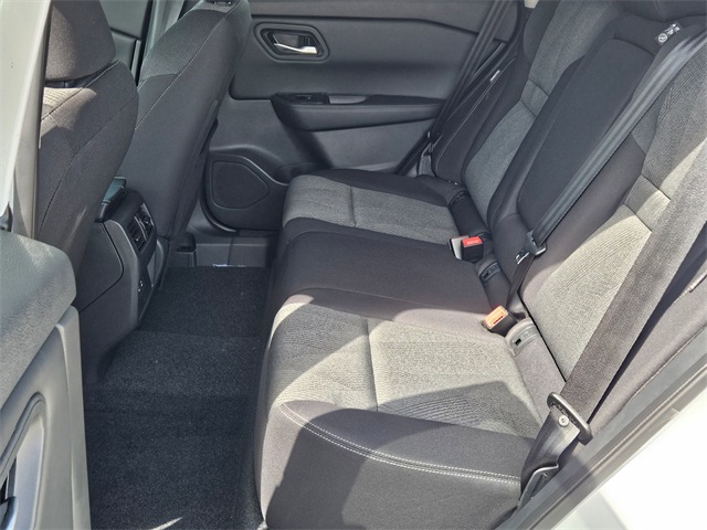 2026 Nissan Rogue SV photo 5