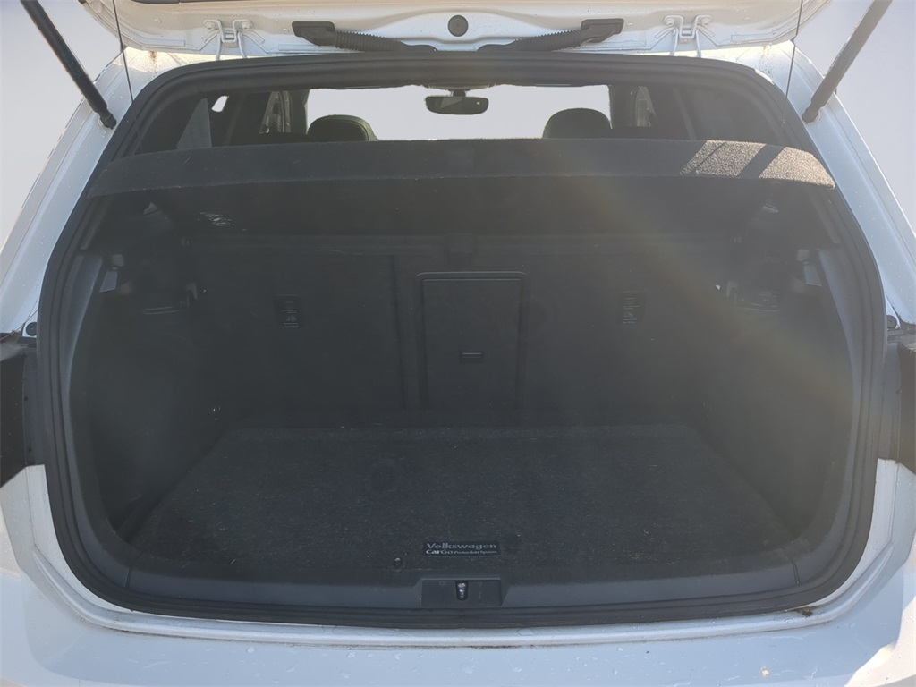 2019 Volkswagen Golf GTI SE photo 18