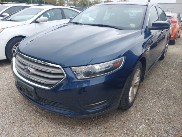2016 Ford Taurus SEL photo 3