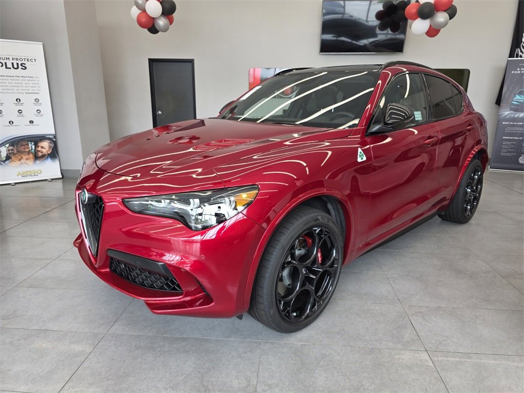 2024 Alfa Romeo Stelvio Quadrifoglio photo 3