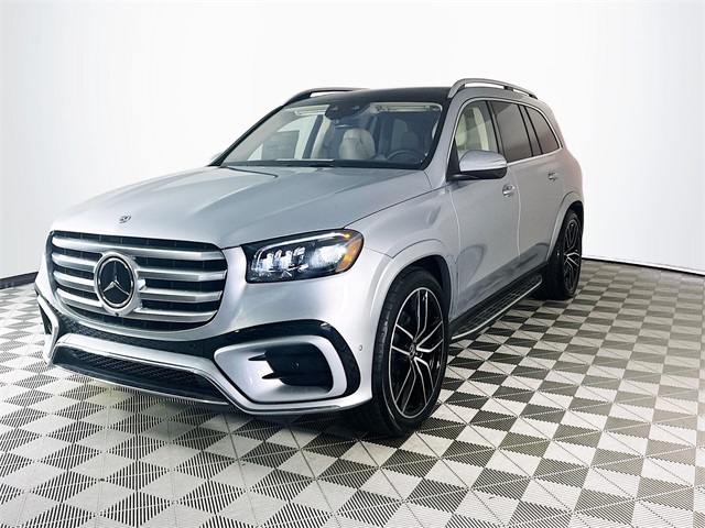 2026 Mercedes Benz GLS 450 4MATIC photo 2