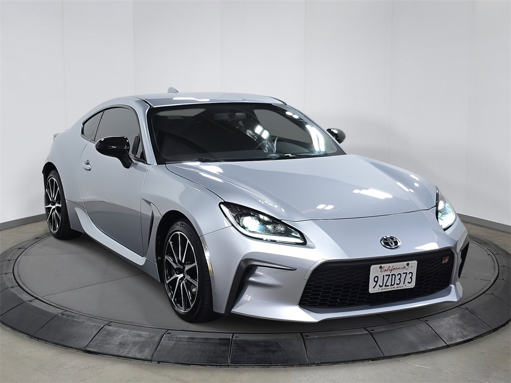 2023 Toyota GR86 photo 3