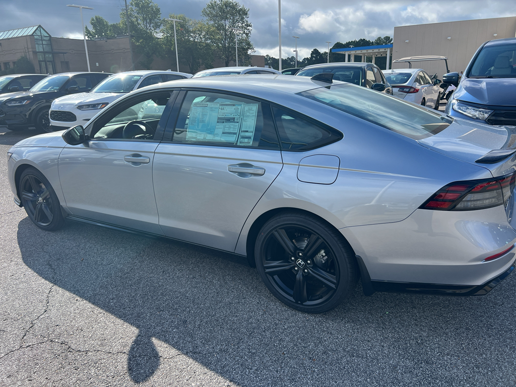 2025 Honda Accord Hybrid Sport-L photo 3
