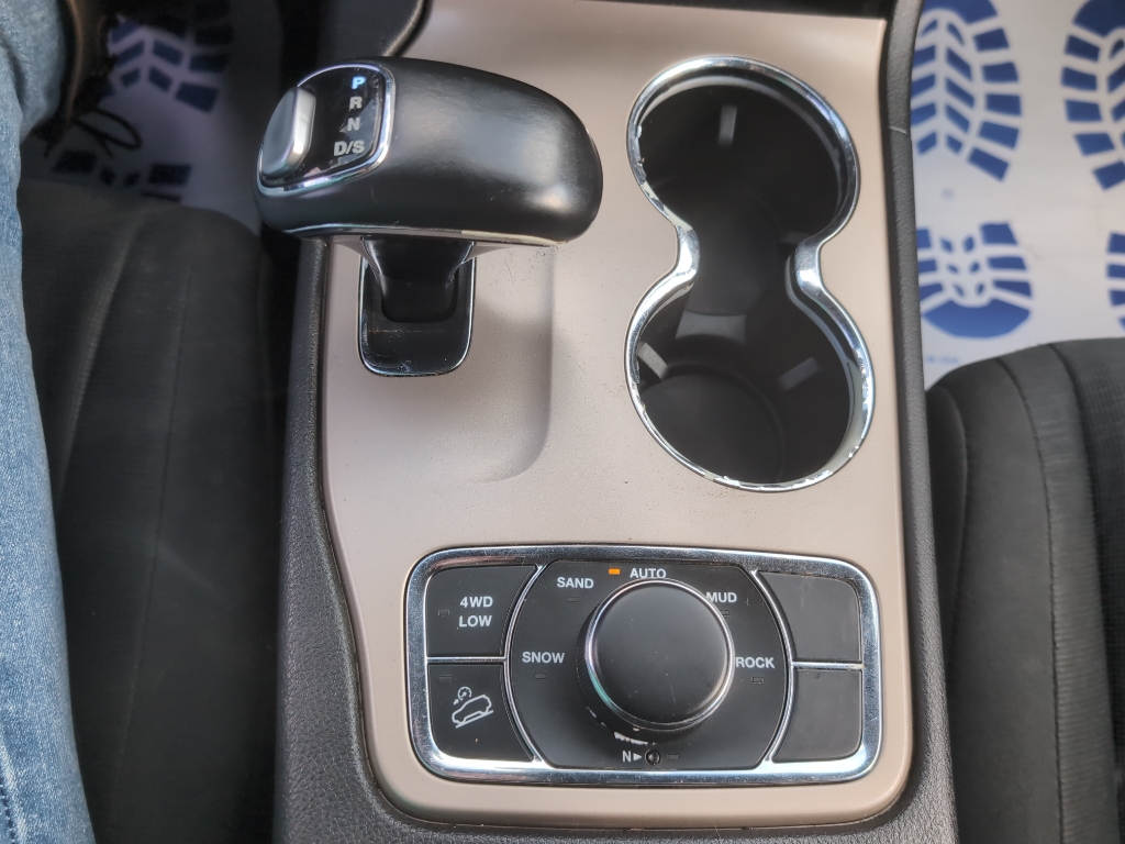 2015 Jeep Grand Cherokee Laredo photo 12