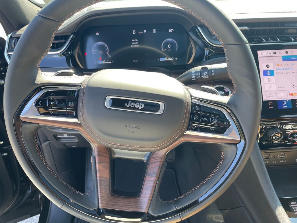 2025 Jeep Grand Cherokee L Summit photo 16