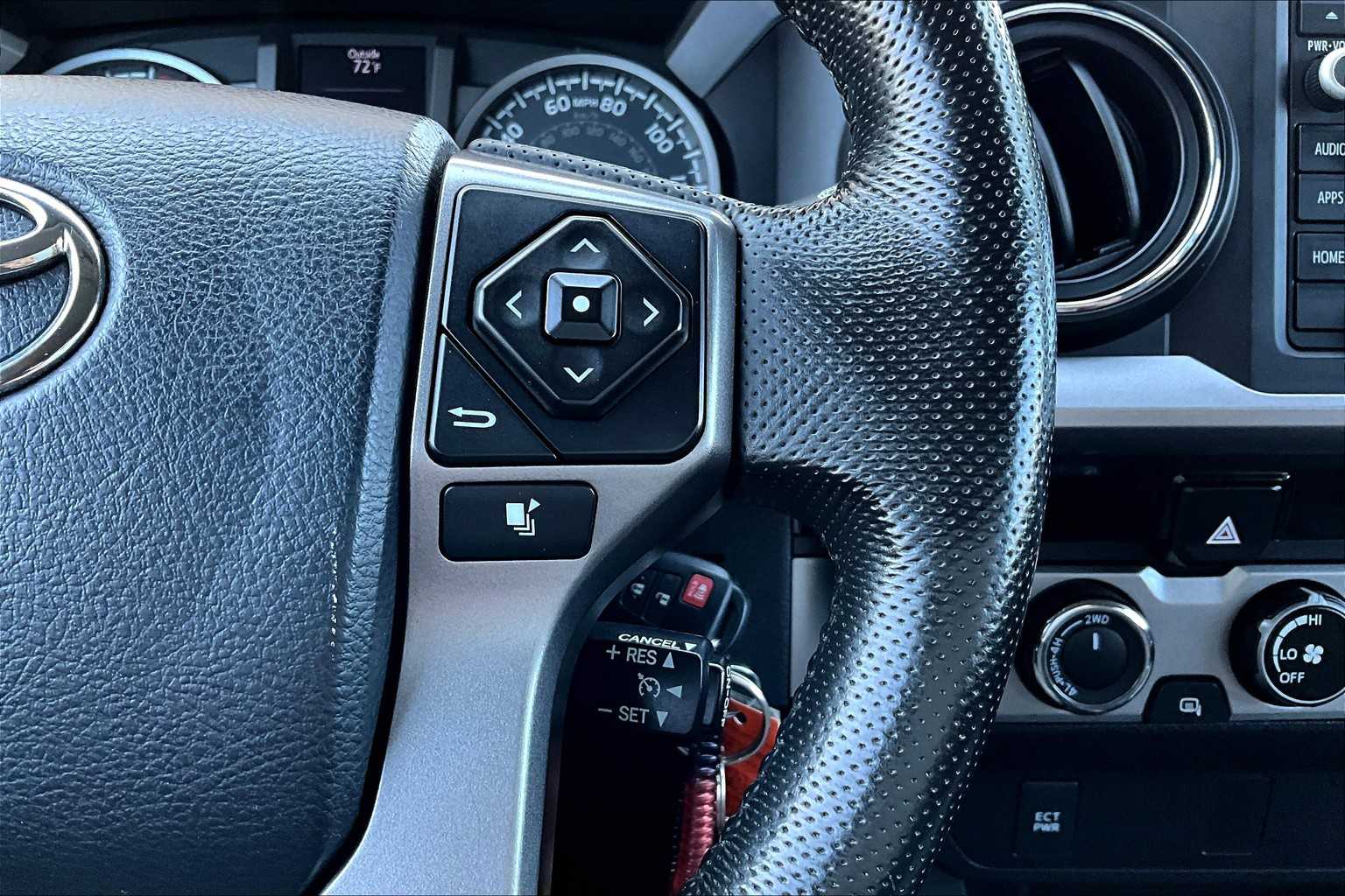 2016 Toyota Tacoma SR5 photo 24