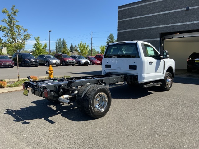 2025 Ford F-350 photo 4