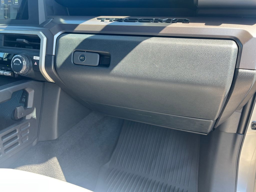 2024 Toyota Tacoma SR5 photo 21