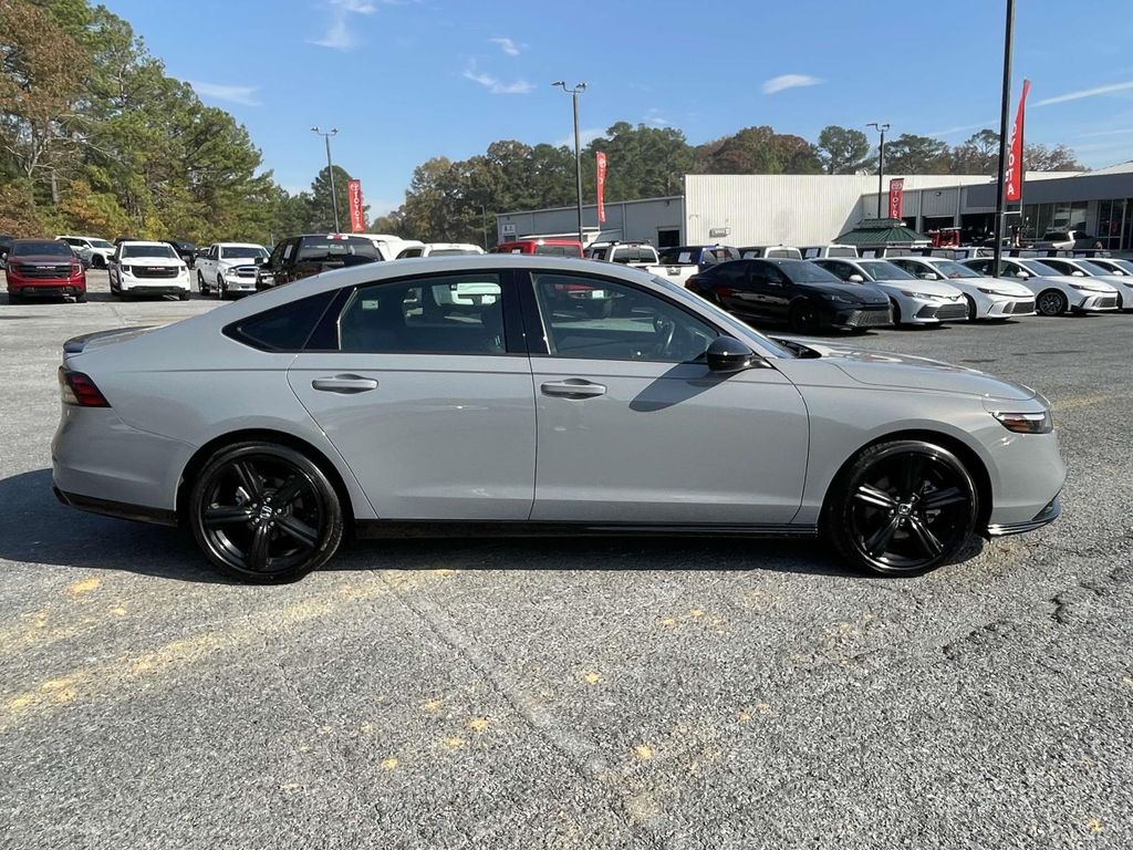 2023 Honda Accord Hybrid Sport-L photo 2