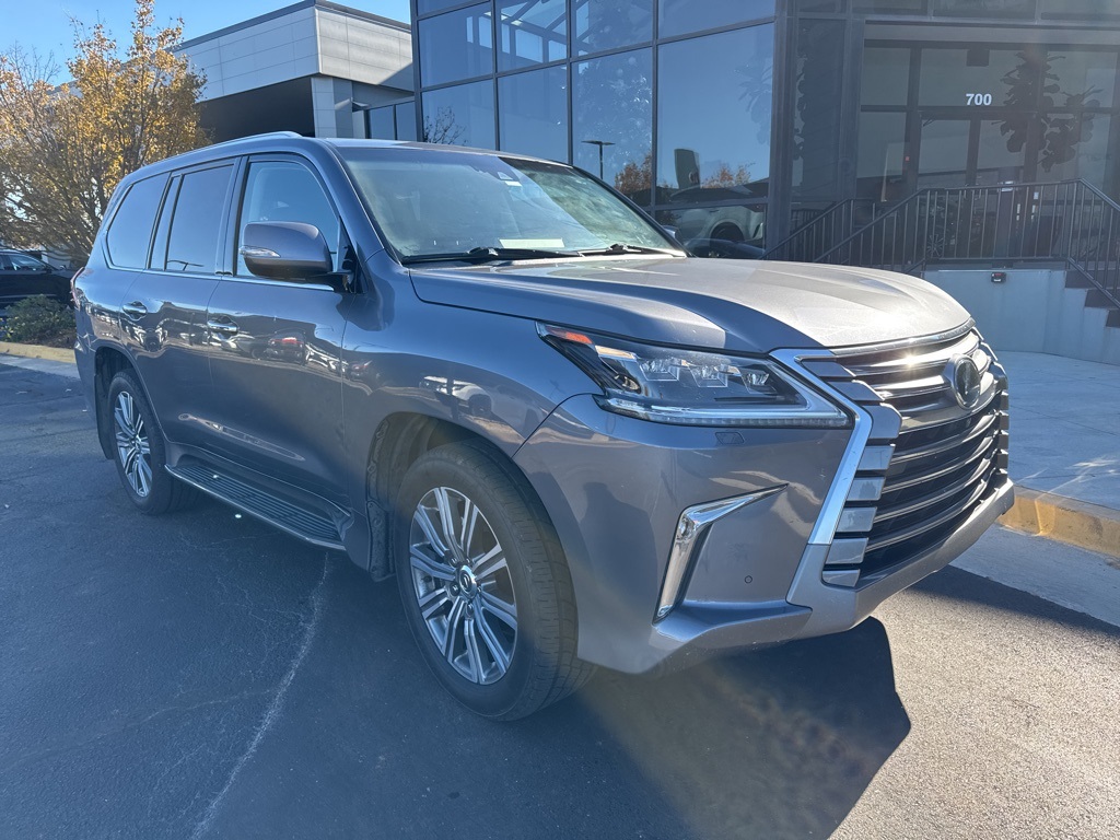 2016 Lexus LX 570's photo