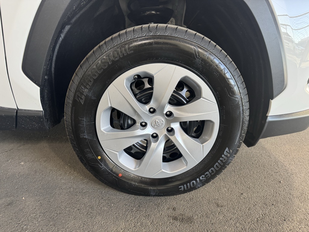 2025 Toyota RAV4 LE photo 7