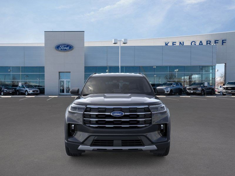 2025 Ford Explorer photo 4