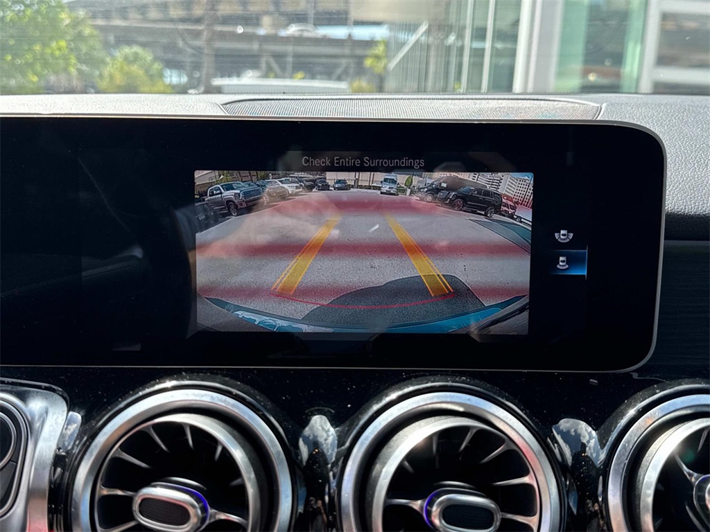 2021 Mercedes Benz GLB 250 photo 25