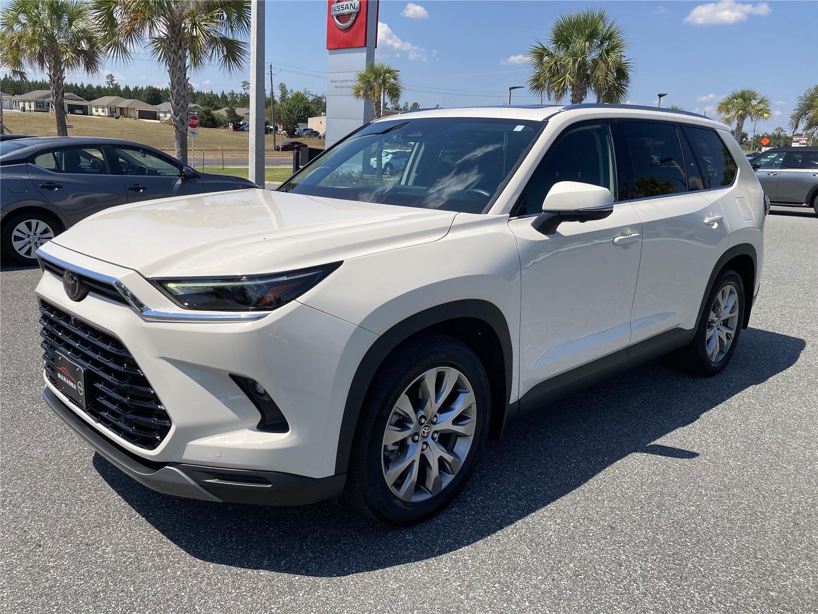 2024 Toyota Grand Highlander Hybrid Limited photo 2