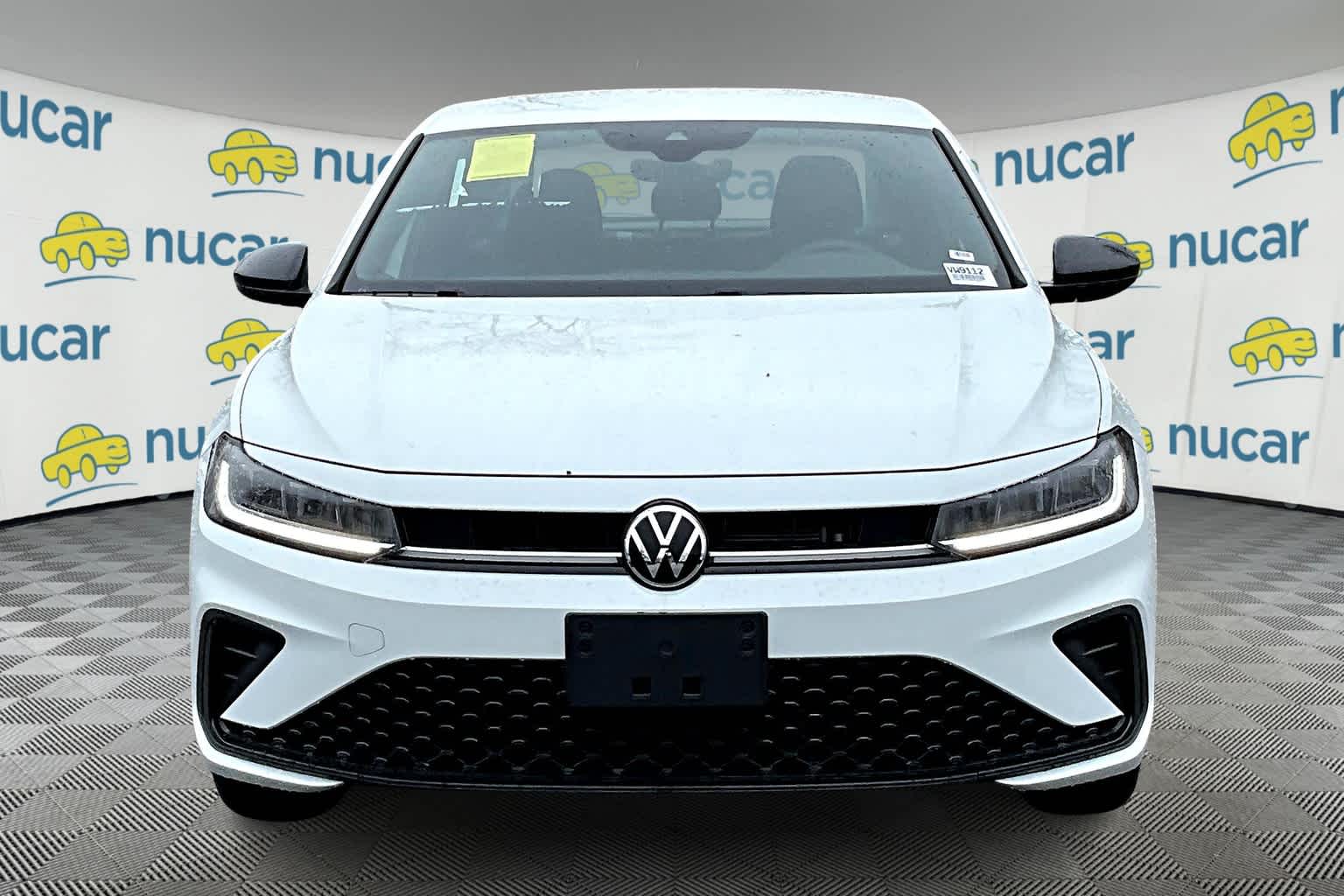2025 Volkswagen Jetta Sport photo 2