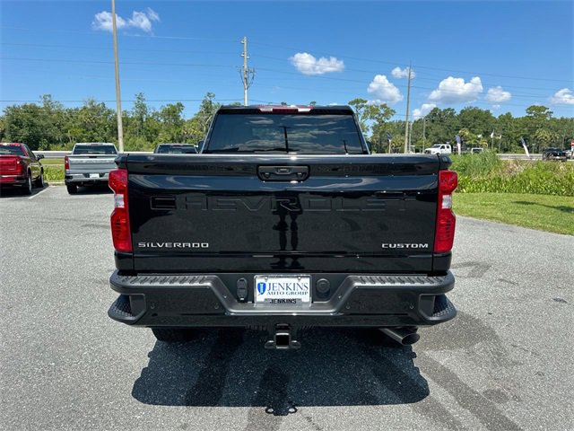 2025 Chevrolet Silverado 2500HD Custom photo 4