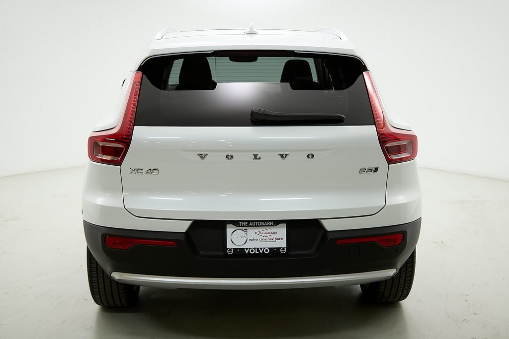 2024 VOLVO XC40 - Image 9