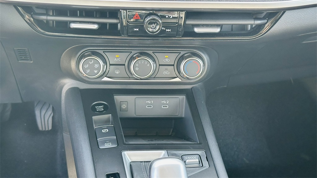 2026 Nissan Kicks SV photo 20