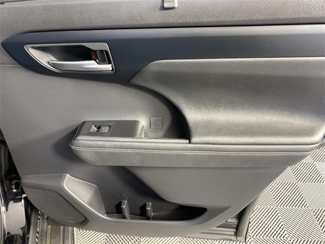 2023 Toyota Highlander Hybrid XLE photo 21