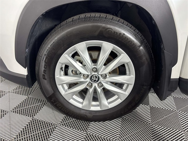 2023 Toyota Corolla Cross LE photo 21